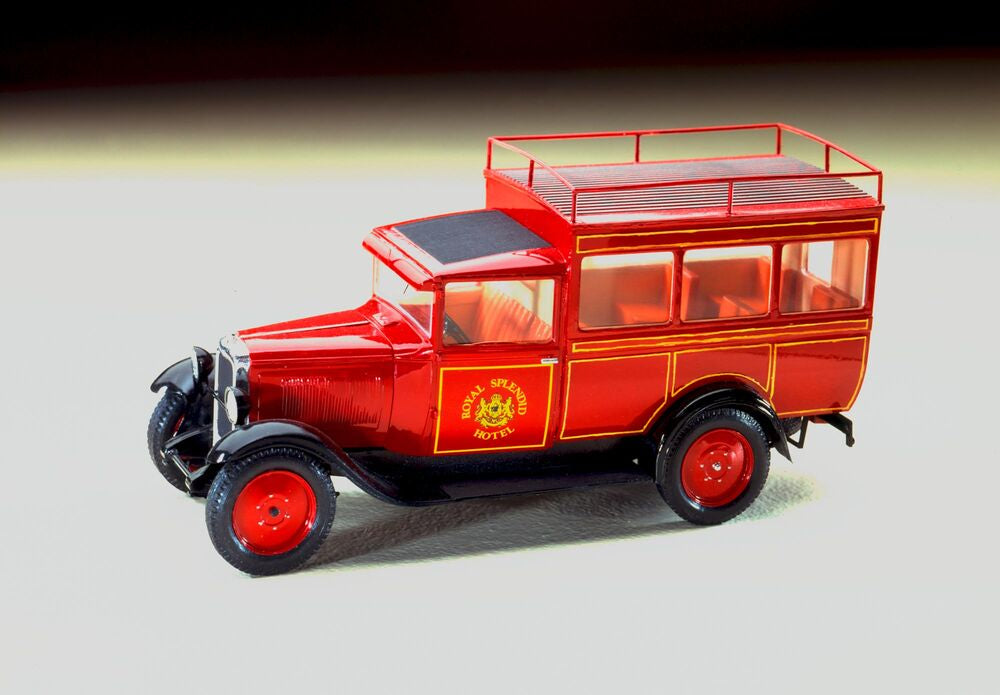 Heller Citroen C4 Splendid Hotel 1/24 maquette voiture plastique