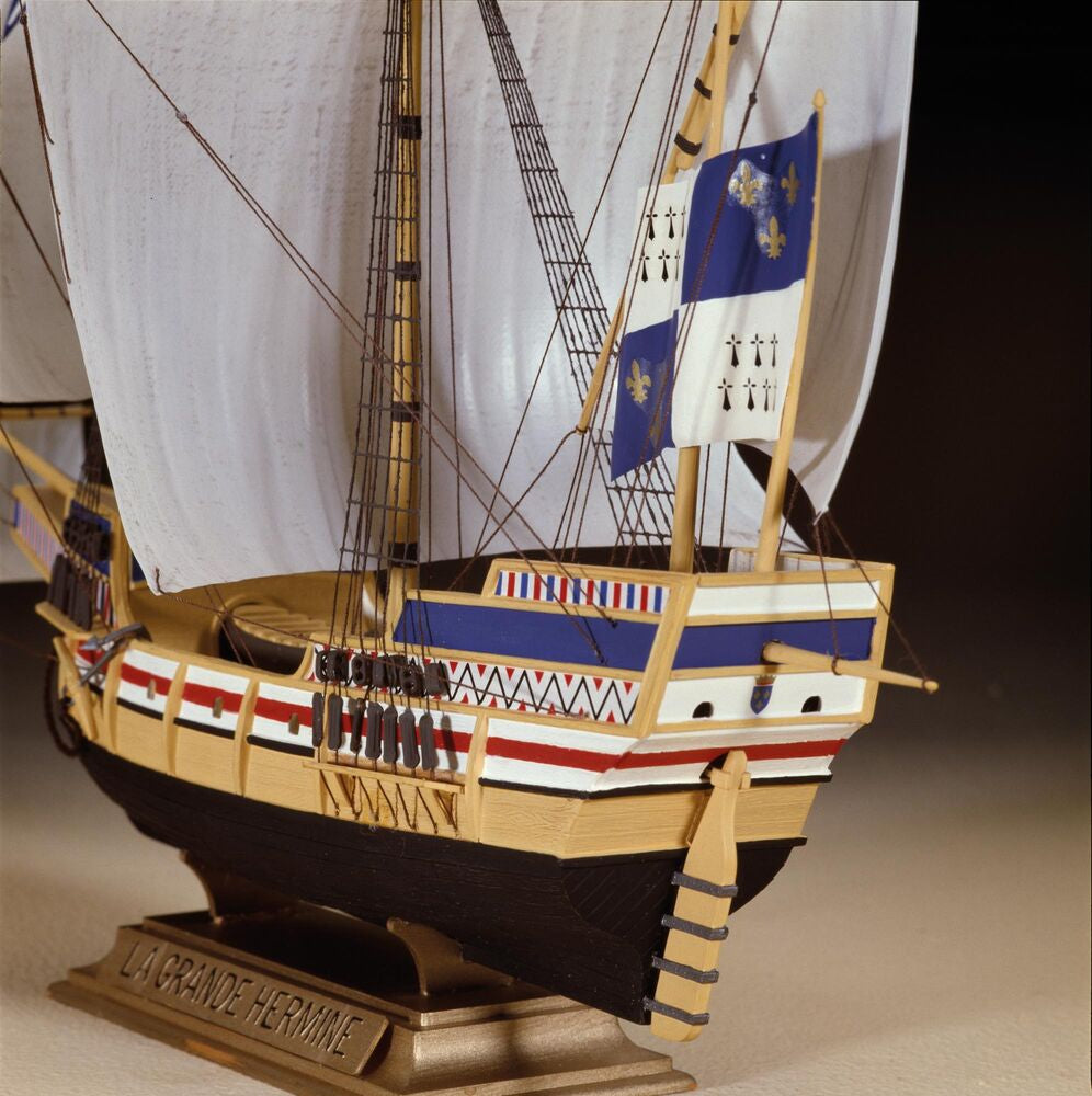 Heller Historical La Grande Hermine maquette bateau 1/150