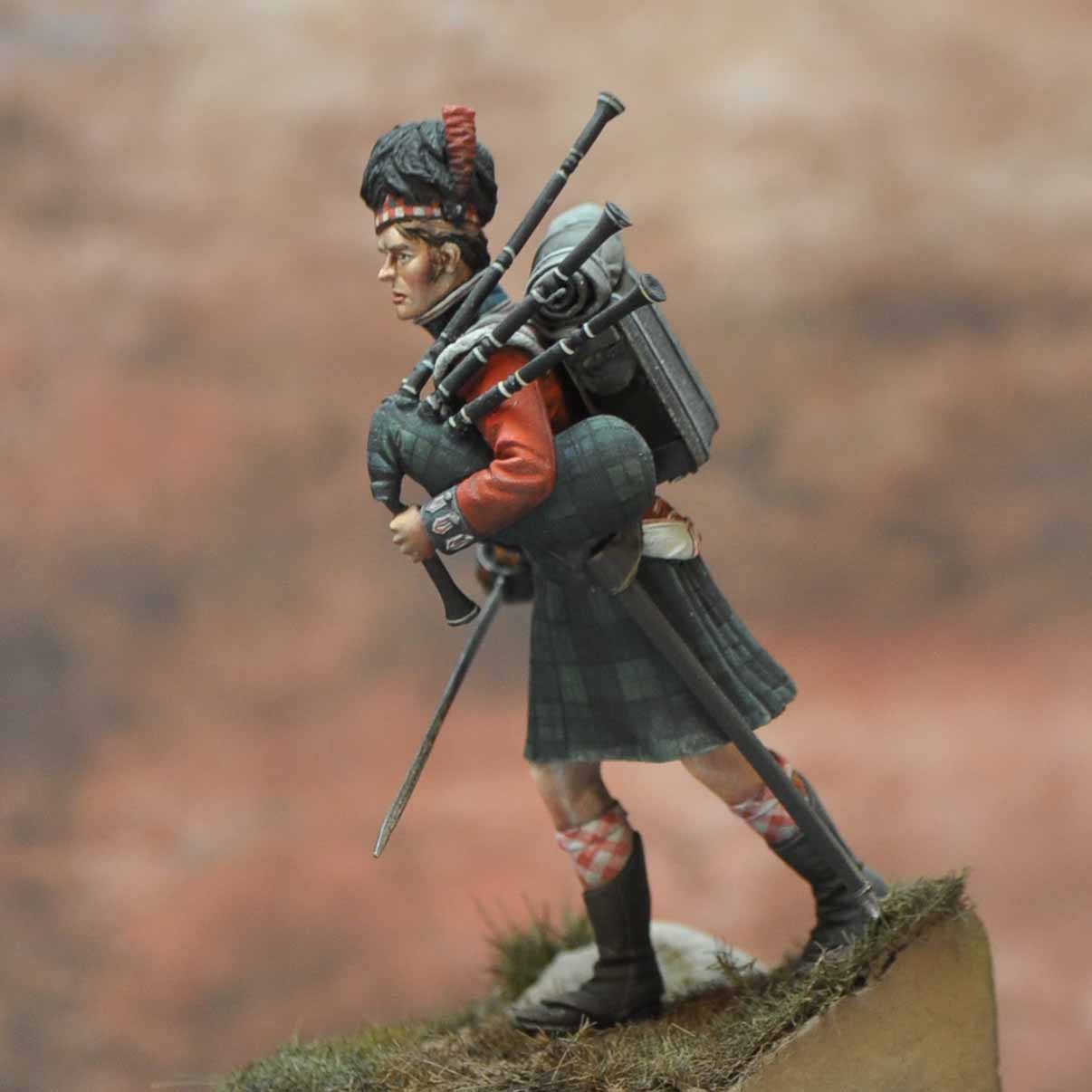 ART GIRONA International Serie 42nd Highlanders Piper figurine 1809