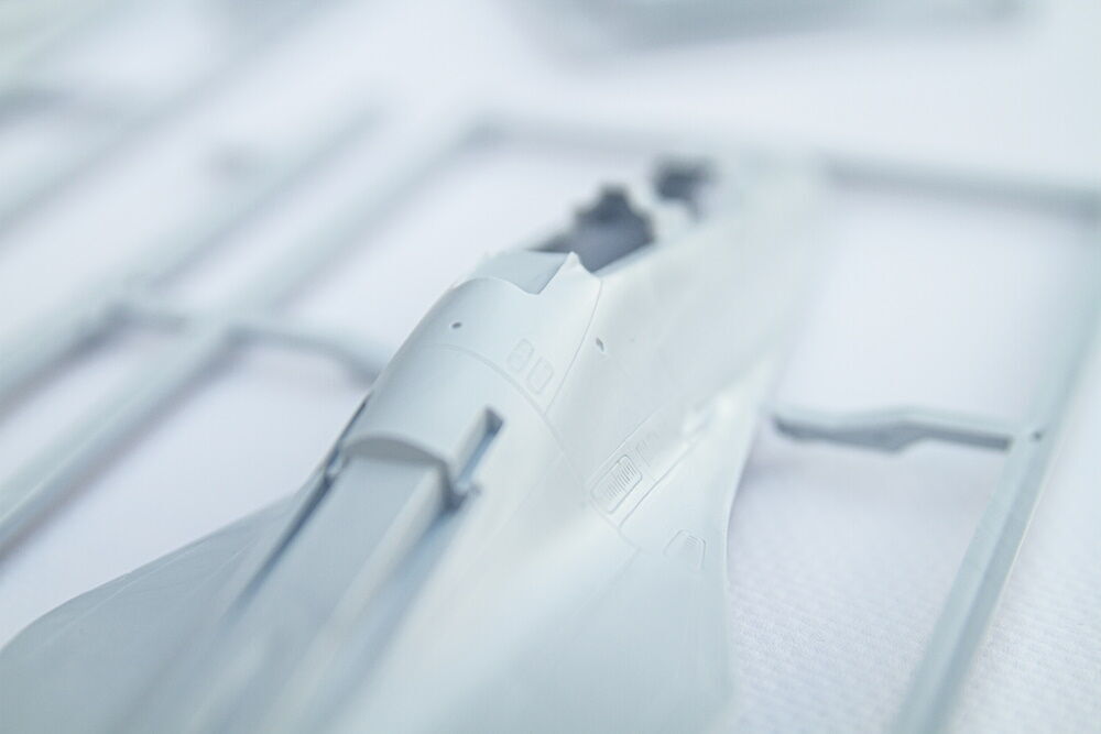 Heller Starter Kit SU-27 UB/P Ukraine maquette avion 1/72 complète